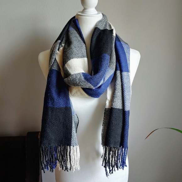 Banana Republic Woman's Scarf Shawl Wrap Large - Picture 1 of 5